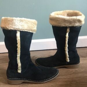 Nine West black suede moccasin style slouchy boots. Calf length. Size 8. Boho